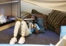 El recorte de la administración Trump de los fondos para los estudiantes de inglés centra la atención en los estados Con el gobierno federal retirando el apoyo y posiblemente la financiación para los estudiantes de inglés, los expertos afirman que los estados podrían desempeñar un papel más importante en la aplicación de los derechos civiles de los niños que no son hablantes nativos de inglés. (Jimena Peck para Chalkbeat)