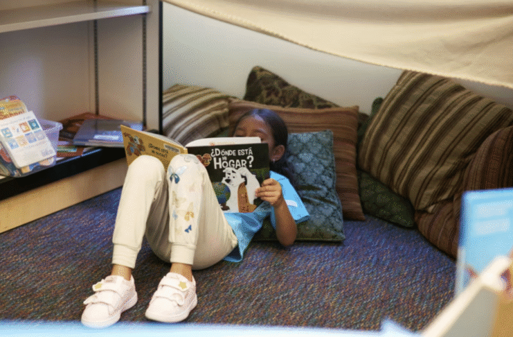 Con el gobierno federal retirando el apoyo y posiblemente la financiación para los estudiantes de inglés, los expertos afirman que los estados podrían desempeñar un papel más importante en la aplicación de los derechos civiles de los niños que no son hablantes nativos de inglés. (Jimena Peck para Chalkbeat)