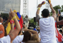 Miles de salseros latinoamericanos celebran en Puerto Rico el natalicio de Ismael Rivera