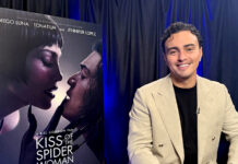 El actor Tonatiuh se transforma en ‘El beso de la mujer araña’ con J-Lo y Diego Luna