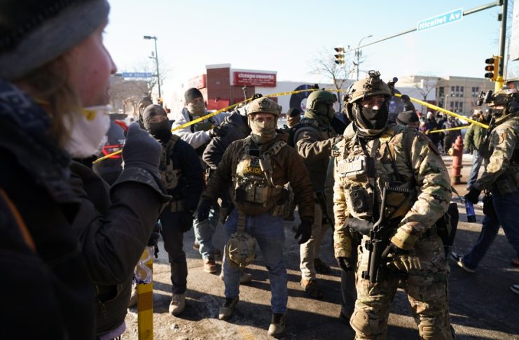 Protesters gather after ICE agents shot someone several times while they were trying to detain someone in Minneapolis, Minnesota, US, 24 January 2026. State and local authorities said a man was shot and killed by federal agents. EFE/EPA/CRAIG LASSIG