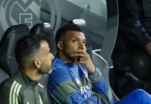 Real Madrid ante la Real Sociedad en el Santiago Bernabéu El delantero francés del Real Madrid, Kylian Mbappé, en el banquillo en foto de arcivo de Juanjo Martín.