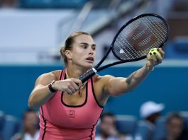 Aryna Sabalenka de Bielorrusia se prepara para sacar contra Hailey Baptiste de EE.UU. durante su partido de cuartos de final del Abierto de Miami 2026. EFE/EPA/CRISTOBAL HERRERA-ULASHKEVICH