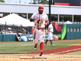 Abraham Toro, beisbolista de Canadá en el estadio Hiram Bithorn en San Juan (Puerto Rico). EFE/Thais Llorca