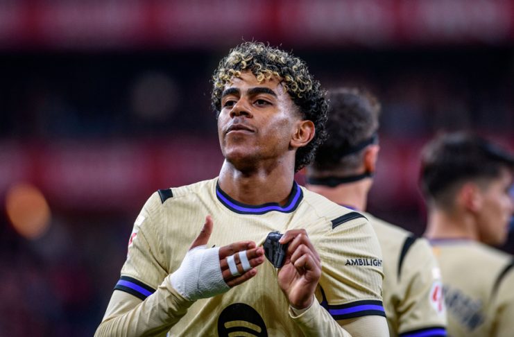 El delantero del Barcelona Lamine Yamal celebra su gol durante el partido de la jornada 27 de LaLiga que Athletic Club de Bilbao y FC Barcelona disputaron en San Mamés. EFE/Javier Zorrilla