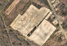 Monroe Township acaba de dar un paso importante para prohibir los centros de datos de IA antes de que sea demasiado tarde Una vista aérea de la tierra agrícola vacante de 172 acres en el 3043 South Black Horse Pike en Monroe Township, propiedad de Hexa Builders LLC, donde se ha propuesto un enorme proyecto de almacén. Municipio de Monroe