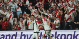 Rayo con esperanza Los jugadores del Rayo celebran el 1-0. EFE/Kiko Huesca