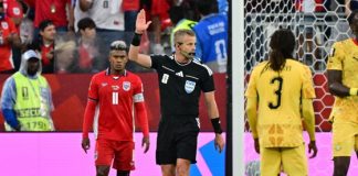 Primera fase del Mundial: Más expulsados que en todo Qatar 2022 y Rusia 2018 El ábitro Glenn Nyberg durante el partido Ghana-Panama. EFE/EPA/EDUARDO LIMA