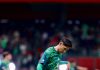 Los antecedentes no cuentan Edson Álvarez de México calienta para un partido de fútbol. EFE/ Felipe Gutiérrez