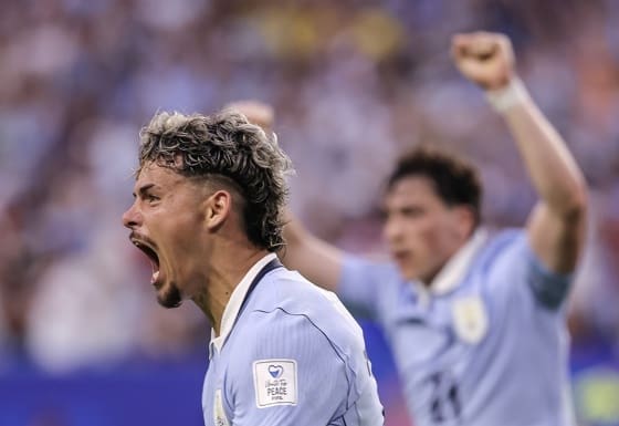 Del "teníamos que ganarlo" de Bielsa al "frustrados nos vamos" de Valverde Maximiliano Araújo celebra el gol que le dio el empate a Uruguay ante Arabia Saudí en Miami. EFE/EPA/CRISTOBAL HERRERA-ULASHKEVICH
