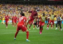 Suiza se las verá con Argentina en cuartos Ruben Vargas, de Suiza (C), celebra haber marcado el penalti decisivo junto a sus compañeros tras la tanda de penaltis del partido del Mundial de la FIFA 2026. EFE/EPA/BOB FRID