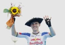 Evenepoel cumple los pronósticos El ciclista belga Remco Evenepoel ha logrado con autoridad adjudicarse este sábado la Clásica San Sebastián, la cuarta en su carrera, tras imponerse al sprint al ecuatoriano Richard Carapaz, su compañero de una escapada labrada en el último puerto de Murgil a menos de diez kilómetros de meta. EFE/Juan Herrero.