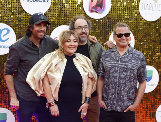 La alfombra roja de Premios Juventud, rutilante pasarela de color con mucho sabor latino El grupo La Oreja de Van Gogh a su llegada a la alfombra roja de la gala de entrega de la vigésimo tercera edición de los Premios Juventud, que sale de América y se celebra por primera vez en Europa, este jueves en Marbella (Málaga). EFE/ Jorge Zapata