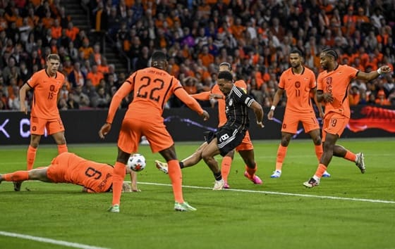 El jugador de Alemania Felix Nmecha logra el 0-1 durante el partido de la UEFA Nations League que han jugado Países Bajos-Alemania en el Johan Cruijff Arena, de Países Bajos. EFE/EPA/OLAF KRAAK