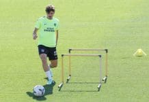 Simeone: “Julián nos va a acompañar” ulián Alvarez, durante el entrenamiento. EFE/Zipi