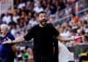 “Estamos rindiendo por debajo de lo que somos capaces de hacer” El entrenador del Valencia Carlos Corberán, durante el partido de la jornada 4 de LaLiga entre Valencia y Barcelona, este domingo en el estadio de Mestalla.EFE/ Biel Aliño