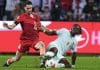 Debut de Zidane, lesión de Mbappe El inicio de una nueva era de Francia, con Zinedine Zidane en el banquillo como nuevo seleccionador, comenzó con una victoria, laboriosa, trabajada, ante Turquía (0-1) y con una preocupante lesión de su goleador y capitán, Kylian Mbappe. EFE/EPA/STRINGER