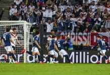 ¡Grecia tuerce inicio de era Klopp! El jugador de Grecia Dimitris Kourbelis celebra el 0-1 durante el partido de la UEFA Nations League que han jugado Alemania y Grecia en Augsburgo, Alemania. EFE/EPA/ANNA SZILAGYI