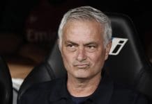 “Yo sabía que el equipo no tenía fuerza para continuar en el segundo tiempo” El entrenador del Real Madrid José Mourinho en el encuentro correspondiente a la jornada 5 de LaLiga contra el Rayo Vallecano este sábado en el Santiago Bernabéu, en Madrid. EFE/ Sergio Pérez