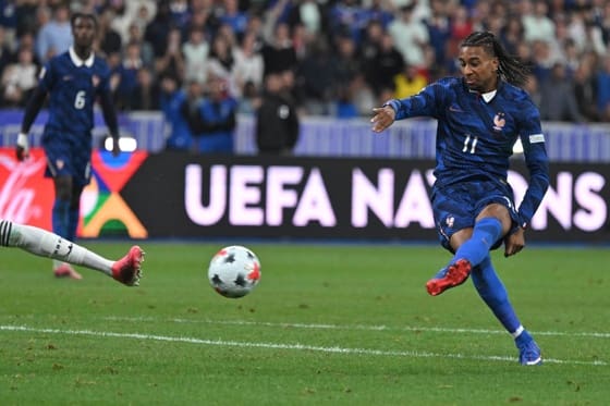 El jugador de Francia Michael Olise en acción durante el partido de la UEFA Nations League que han disputado Francia y Bélgica en Saint-Denis, Francia. EFE/EPA/FIRAS ABDULLAH