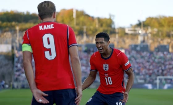 0-7. Bellingham se recrea e Inglaterra golea Los ingleses Jude Bellingham y Harry Kane (L) celebran el 0-2 durante el partido de la tercera jornada de la Liga de Naciones que han jugado Croacia e Inglaterra en Rijeka, Croacia. EFE/EPA/ANTONIO BAT