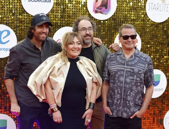 El grupo La Oreja de Van Gogh a su llegada a la alfombra roja de la gala de entrega de la vigésimo tercera edición de los Premios Juventud, que sale de América y se celebra por primera vez en Europa, este jueves en Marbella (Málaga). EFE/ Jorge Zapata