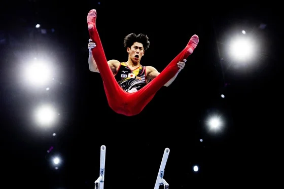 El japonés Daiki Hashimoto ratificó su condición de indiscutible número uno de la gimnasia mundial y encadenó este jueves su cuarto título consecutivo de campeón del mundo del concurso completo al imponerse en la final de los Mundiales que se disputan en la ciudad neerlandesa de Róterdam. EFE/EPA/IRIS VAN DEN BROEK