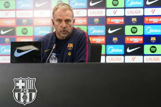 El entrenador del FC Barcelona, Hansi Flick, durante la conferencia de prensa de este viernes. EFE/ Enric Fontcuberta