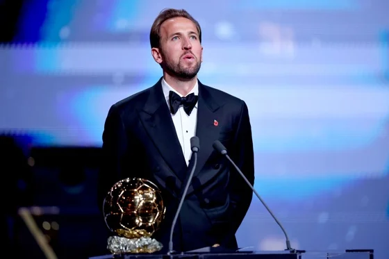 Harry Kane, delantero del Bayern de Múnich y de la selección inglesa, se coronó en Londres con el Balón de Oro EFE/EPA/TOLGA AKMEN